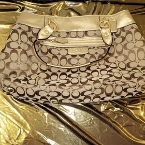 COACH Brown Signature (Pre Loved) AUTHENTIC!!!!